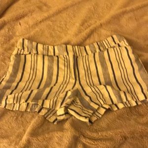 LOFT 4inch shorts in a blue and white stripes